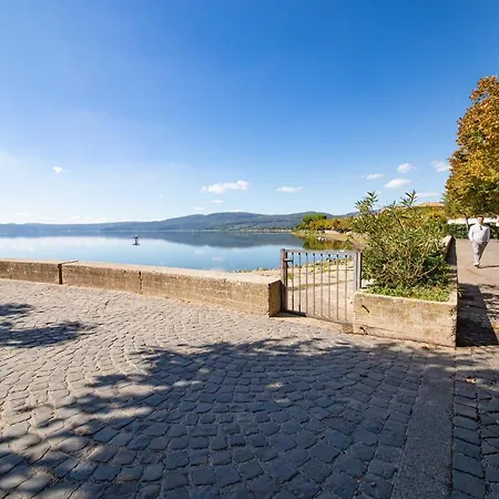 La Luna Sul Lago Villa *